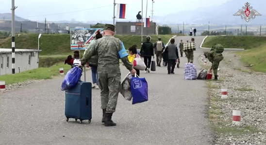 Tausende Armenier fliehen aus Berg Karabach da der tuerkische Praesident Aserbaidschan