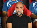 Trainer Guardiola kehrt nach einer Notoperation am Ruecken zu Manchester