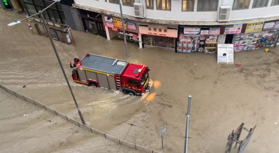 Ueberschwemmungen in Hongkong Hongkong wird von den heftigsten Regenfaellen seit