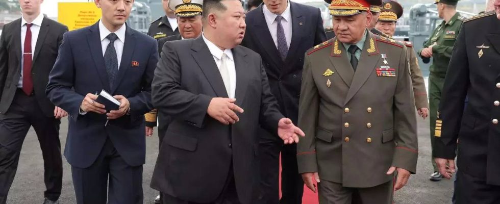 Vereinigte Staaten Nordkoreas Kim Jong un besucht Universitaet in Wladiwostok waehrend