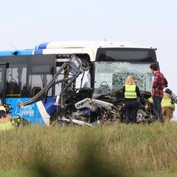 Vierzehn Verletzte bei Kollision zwischen Linienbus und Taxibus in Fries