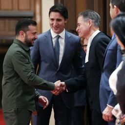 Vorsitzender des kanadischen Unterhauses tritt zurueck nachdem er einen „Helden