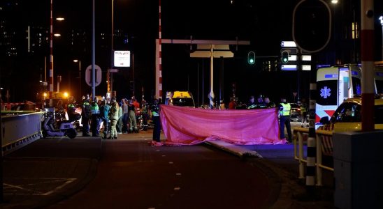 Zwei Tote bei Unfall am Bahnhof Rotterdam Blaak Fahrer fuhr