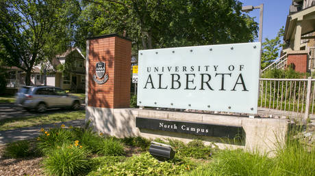 „Bedauert Fonds der kanadischen Universitaet nach ukrainischem Nazi benannt – World