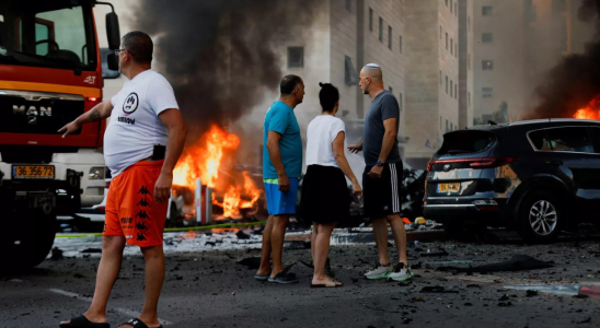 1696659451 Palaestinensische Bewaffnete meldeten in Israel dass aus Gaza Bombardierungen abgefeuert