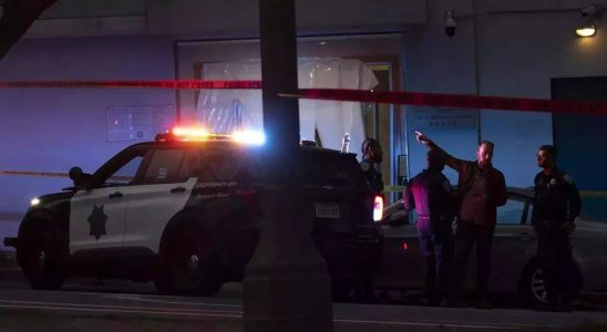 1696933687 Auto rammt chinesisches Konsulat in San Francisco und Polizei erschiesst