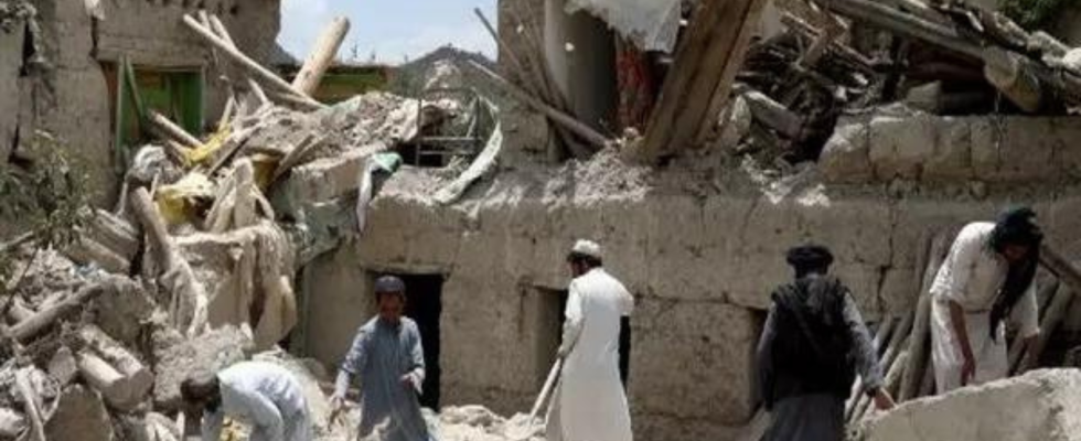 Afghanistan Zahl der Todesopfer bei Erdbeben in Herat uebersteigt 4000