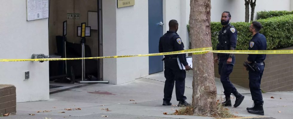 Auto rammt chinesisches Konsulat in San Francisco und Polizei erschiesst