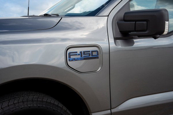 Beim neuen Ford F 150 Lightning Flash stehen Technik und Batteriereichweite