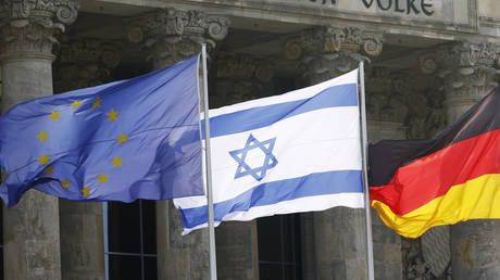Deutschland verspricht das Verbrennen der israelischen Flagge strafrechtlich zu verfolgen