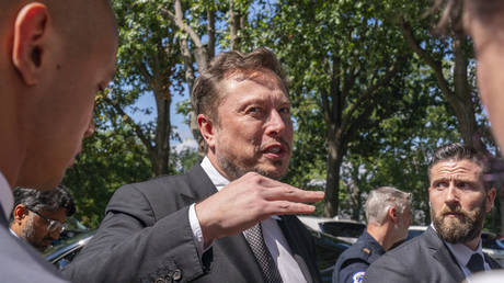EU stellt Elon Musk ein Ultimatum – World