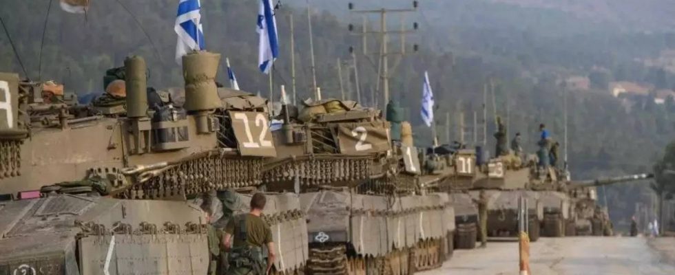Ein israelischer Militaersprecher sagte Israel werde sehr bald Gaza Stadt angreifen