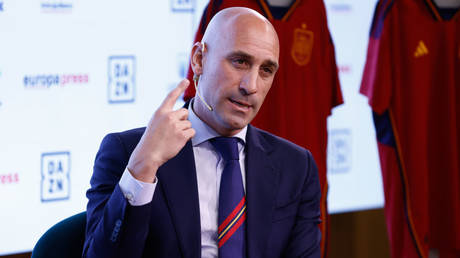 FIFA verbietet Kuessen von spanischem Fussballmanager – World