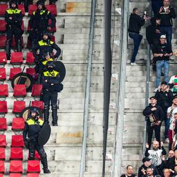 Festnahmen nach dem Spiel zwischen AZ und Legia Warschau zuvor