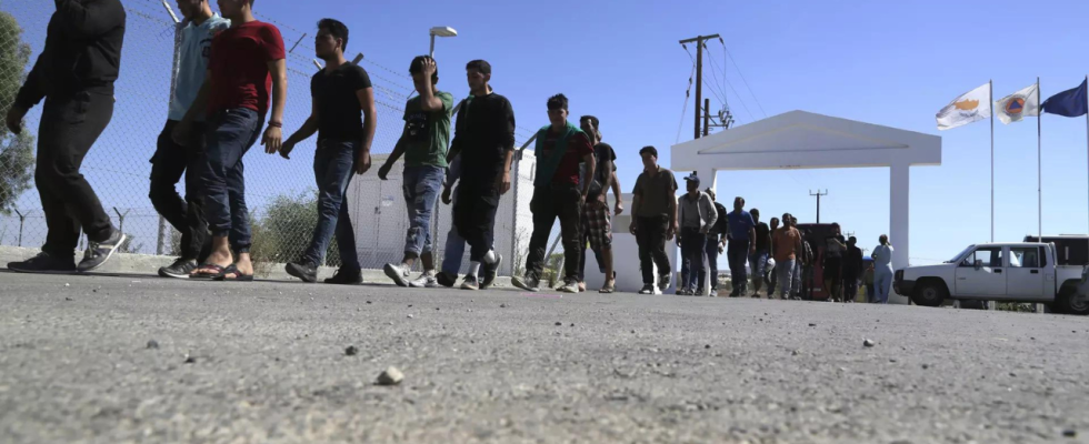 Fluechtlingshandel Zypern zerschlaegt den Fluechtlingshaendlerring da immer mehr Menschen aus