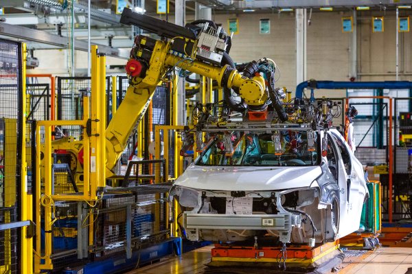 GM verschiebt den 4 Milliarden Dollar Fabrikplan fuer Elektro Lkw um ein weiteres Jahr