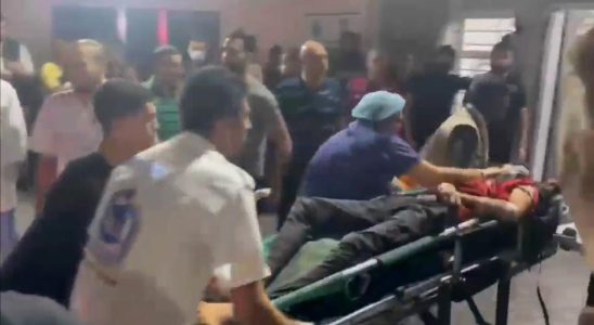 Gaza Behoerden melden Hunderte Tote nach Luftangriff auf Krankenhaus Im