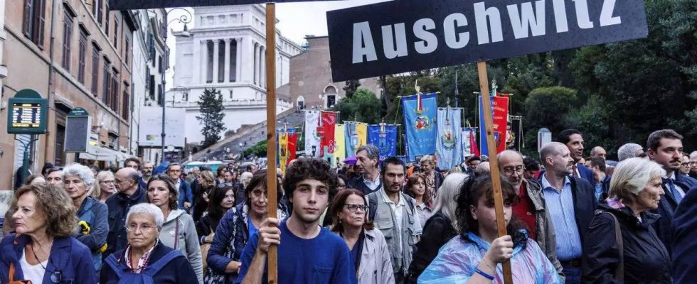 Holocaust Italienischer Gesetzgeber bewilligt 10 Millionen Euro fuer das lange