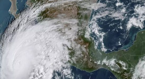 Hurrikan Tammy Guadeloupe ruft Alarmstufe Rot aus da sich Hurrikan