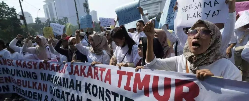 Indonesische Ex Gouverneure melden sich zu Beginn der Wahlsaison fuer die