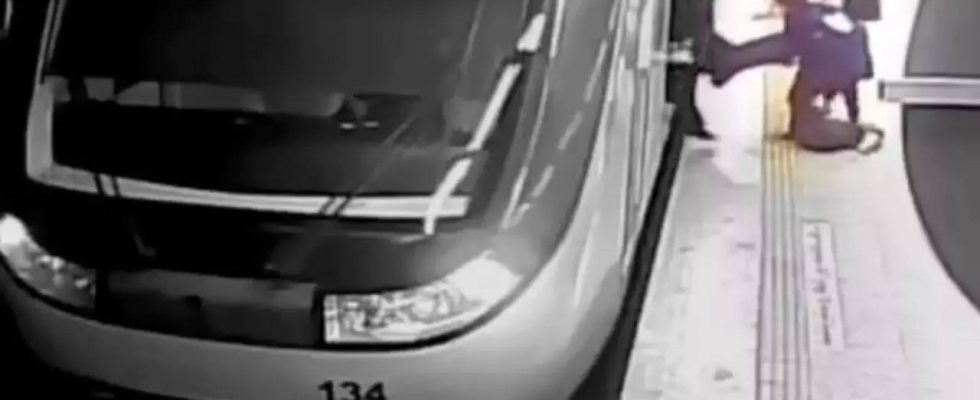 Iranische Teenagerin die in der Teheraner U Bahn verletzt wurde obwohl