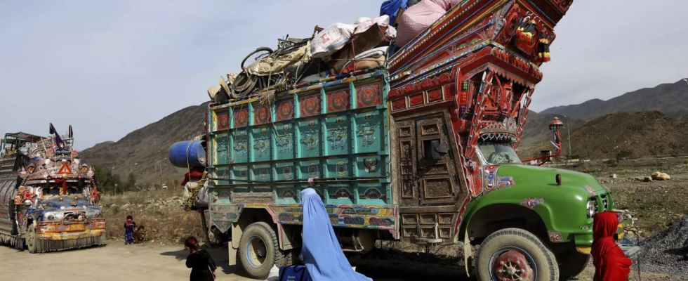 Islamabad UN warnt Pakistan dass die gewaltsame Abschiebung von Afghanen