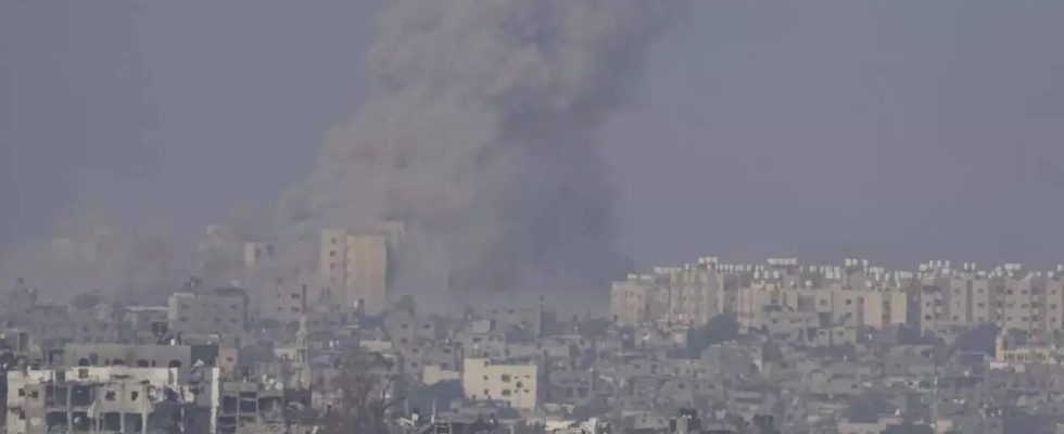 Israel bombardiert den Norden des Gazastreifens und verstaerkt seine Bodenangriffe