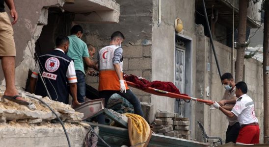 Israel bombardiert weiterhin Gaza und befreit Hamas militaerisch Im