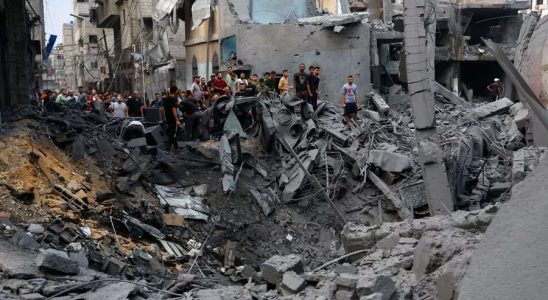 Israel verspricht eine vollstaendige Belagerung des Gazastreifens waehrend es nach