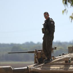Israelische Armee Bodentruppen sind 24 Stunden lang lokal im Gazastreifen