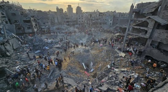 Israelische Panzer erreichen Gaza Stadt Explosion im nahegelegenen Fluechtlingslager Gaza Konflikt