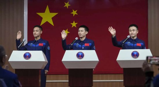 Kohlenstoff Chinas juengste Astronautenbesatzung aller Zeiten reist zur Raumstation