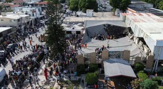 Mexiko Beim Zusammenbruch der Kirche in Mexiko kommen 10 Menschen