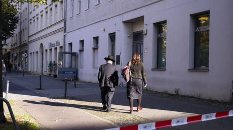 Molotow Cocktails auf Berliner Synagoge geworfen – Polizei – World