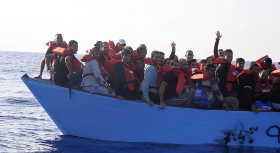 NGO Rettungsschiff rettet in zwei Einsaetzen 258 Migranten vor Libyen