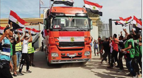 Nach zweiwoechiger Belagerung beginnen die Hilfslieferungen in den Gazastreifen