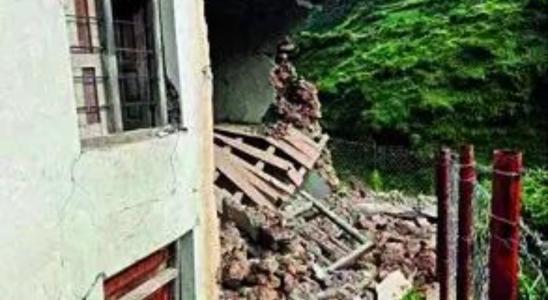 Nepal Doppelbeben in Nepal 17 Verletzte loest Erdrutsch aus