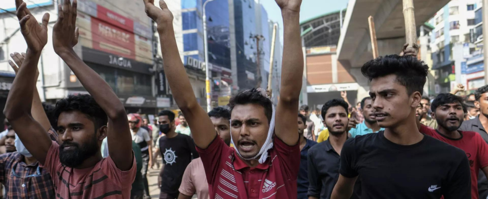 Oppositionsaktivisten Zwei bangladeschische Oppositionsaktivisten wurden bei Protesten gegen die Regierung