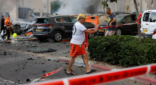 Palaestinensische Bewaffnete meldeten in Israel dass aus Gaza Bombardierungen abgefeuert