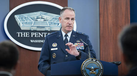 Pentagon gibt weitere Angriffe auf US Stuetzpunkte zu – World