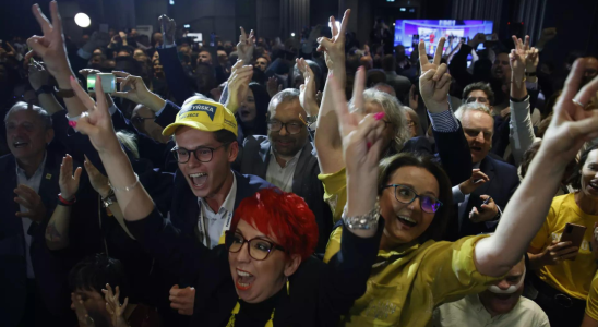 Polens Oppositionsparteien eroeffnen nach dem Sieg bei den Parlamentswahlen Gespraeche