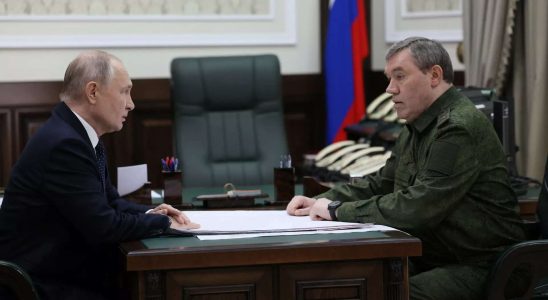 Putin Wladimir Putin besucht Militaerhauptquartier wegen Ukraine Offensive Kreml