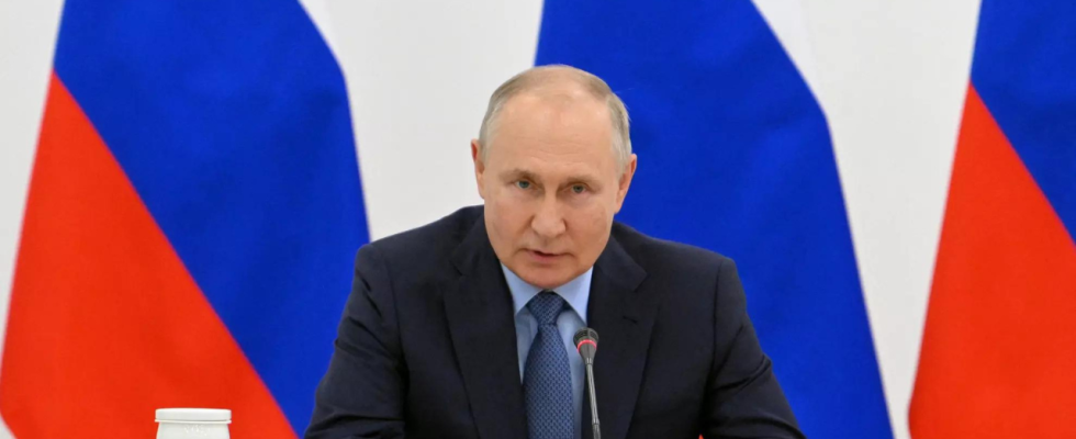 Putin sagt Russlands Mission sei es eine „neue Welt zu