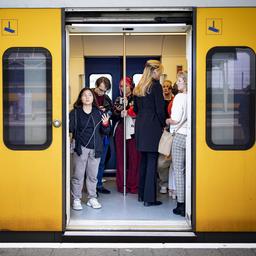Randstad Zugverkehr durch Systemausfall gestoert keine Zuege rund um Schiphol
