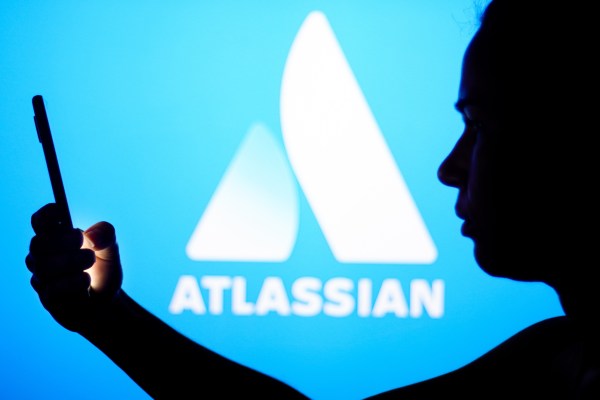 Staatlich unterstuetzte Hacker nutzen neuen „kritischen Atlassian Zero Day Bug aus
