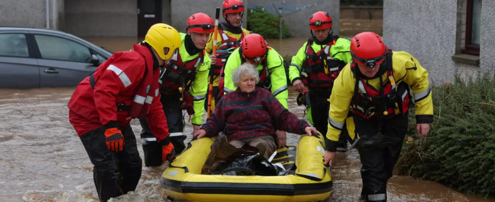 Sturm Sturm trifft Nordeuropa und toetet mindestens 4 Menschen