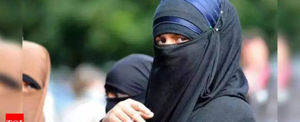 Teenager der in U Bahn wegen Hijab konfrontiert wird ist wahrscheinlich