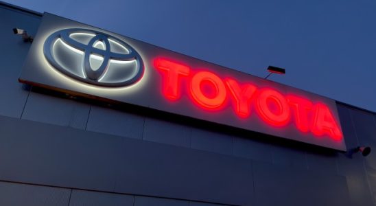 Toyota setzt auf den Ladestandard fuer Elektrofahrzeuge von Tesla und