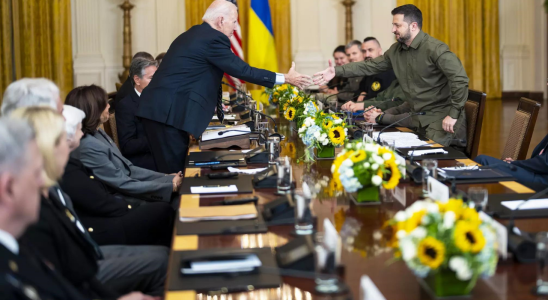 US Finanzierung Die Hilfe fuer die Ukraine steht angesichts des Fuehrungswechsels