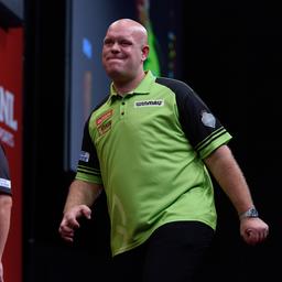 Van Gerwen ueberrascht im Halbfinale der Deutschen Darts Meisterschaft Darts